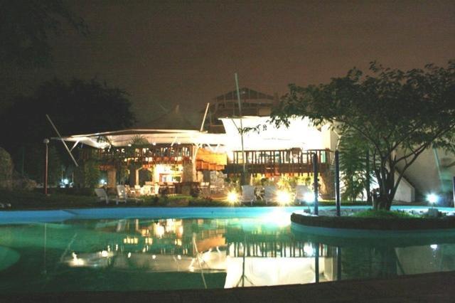 Montroi Hotel Colima Exterior foto